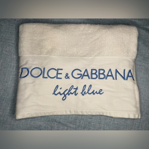 DOLCE & GABBANA "Light Blue" White Beach Towel, 55”x27",  100% Cotton, Pre-Owned - Picture 16 of 16